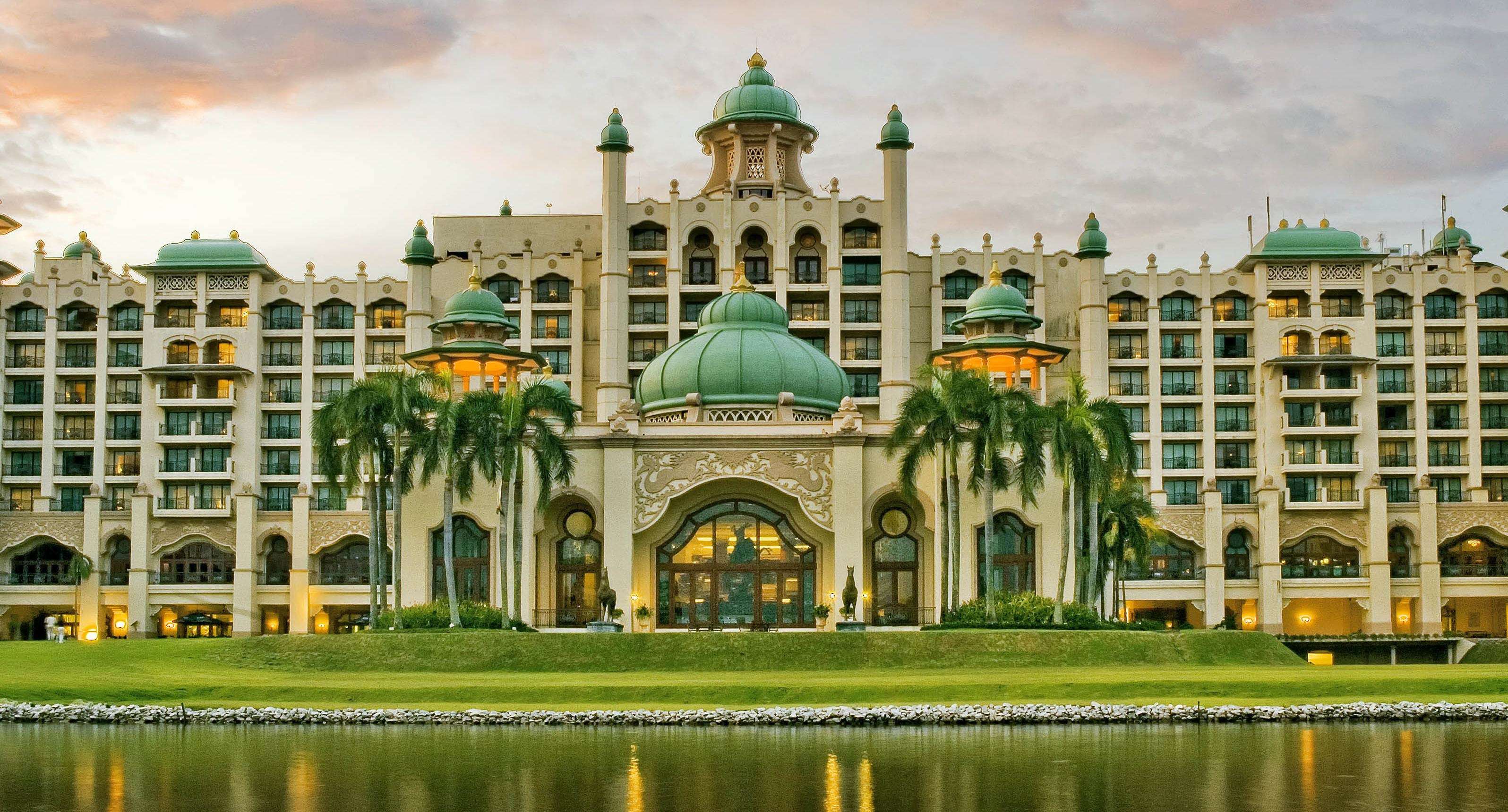 Palace Of The Golden Horses,Seri Kembangan, Selangor | Malaysia | Club Wave and Sea